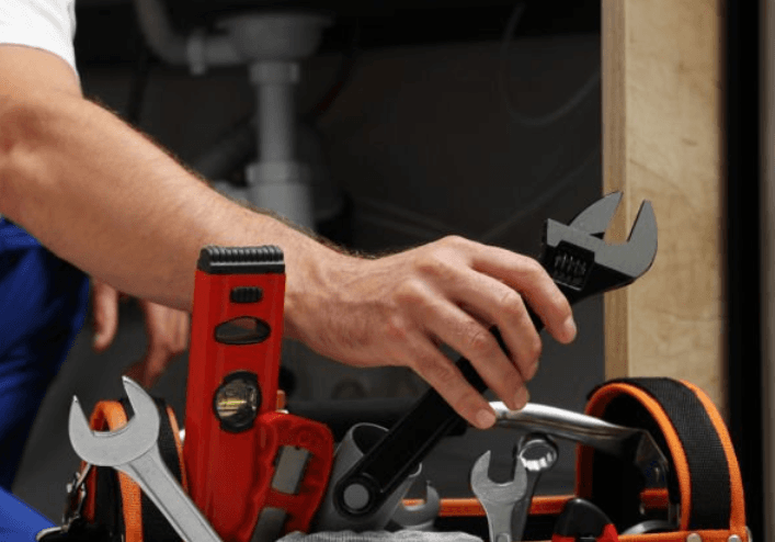 Certified UAE Appliances Service experts at work
